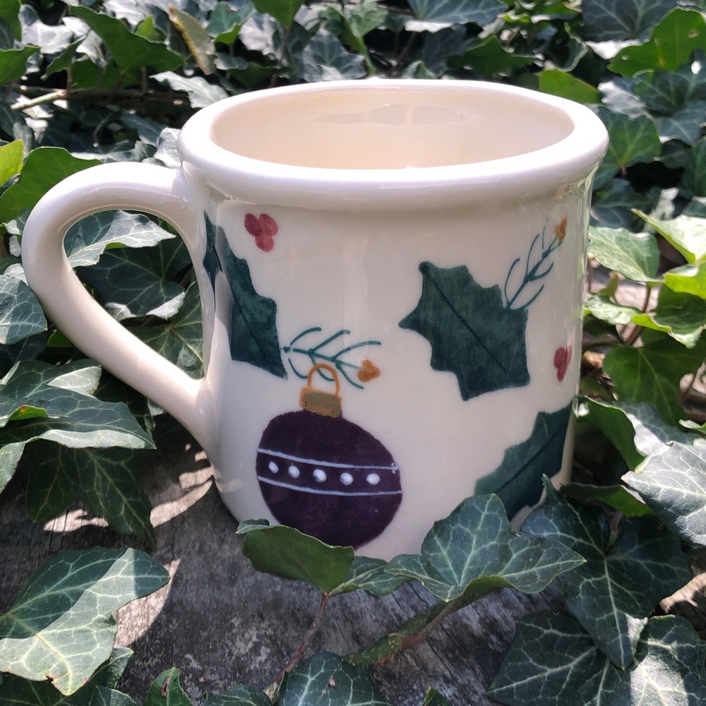 Hartstone pottery vintage 1982 holly & ornament Christmas mug